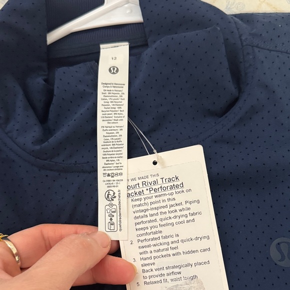 Lululemon Navy court rival track Perforated Jacket with White - Picture 4 of 5